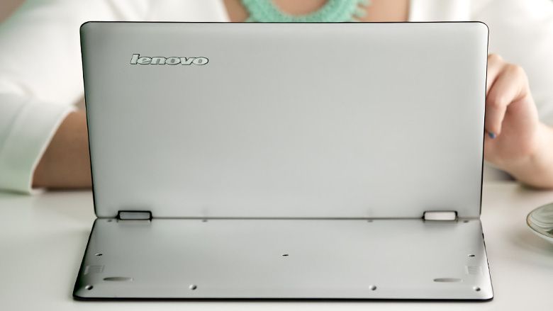 Lenovo Yoga 700 チョークホワイト