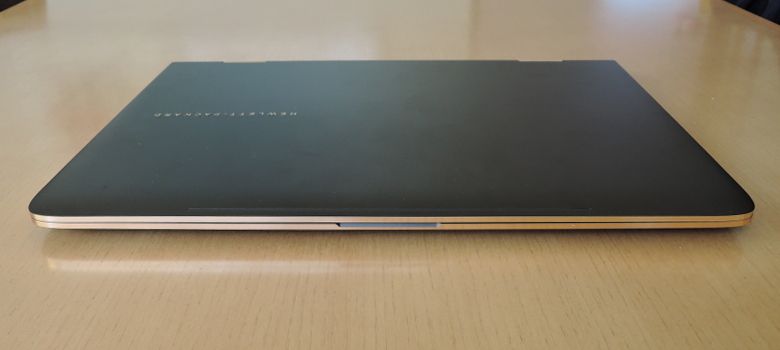 HP Spectre 13 x360 Limited Edition　全面