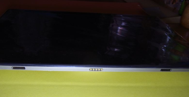 Chuwi HiBook ドッキングコネクター