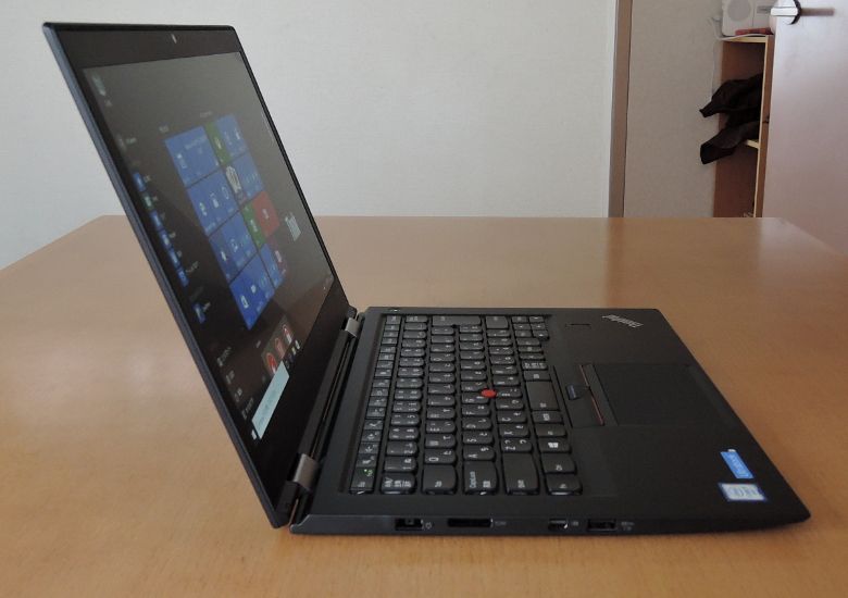 ThinkPad X1 Carbon 側面
