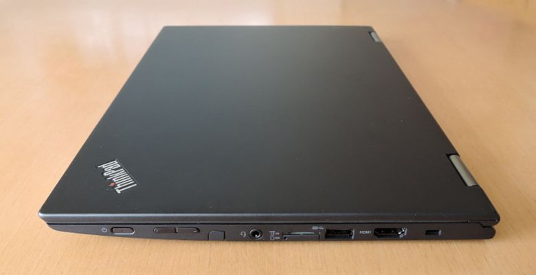Lenovo ThinkPad Yoga 260 左側面