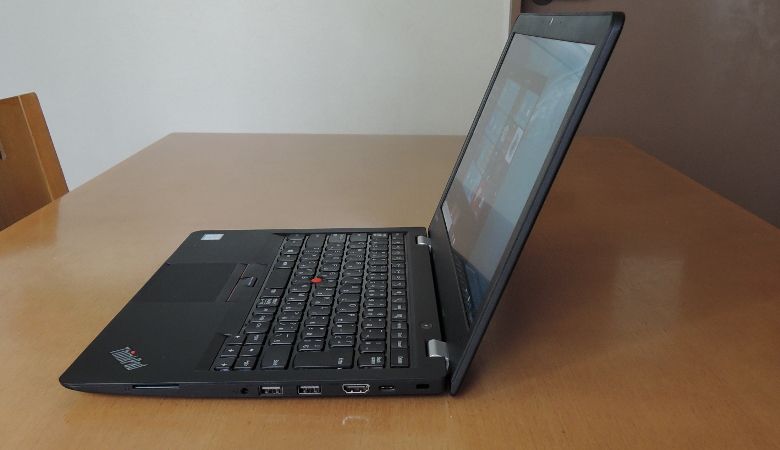 Lenovo ThinkPad 13　サイドビュー