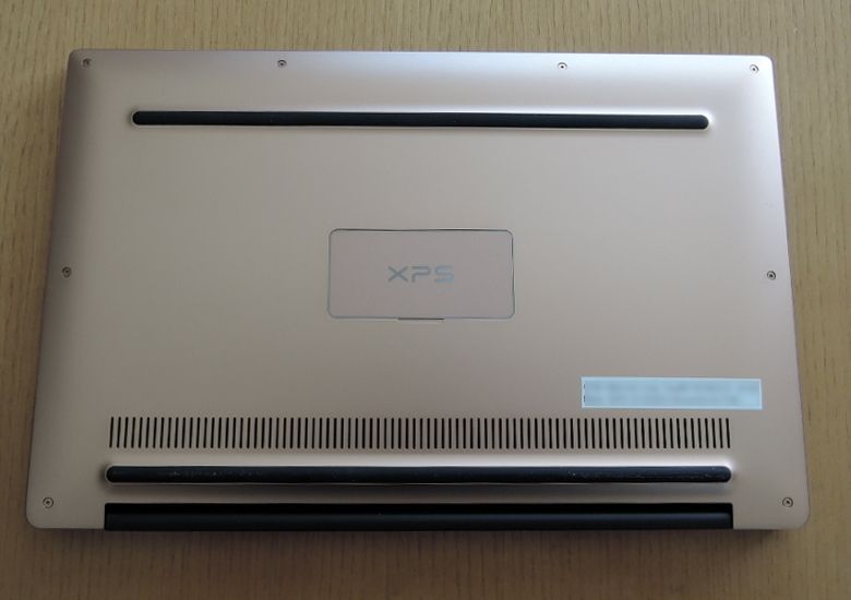 DELL XPS 13 底面