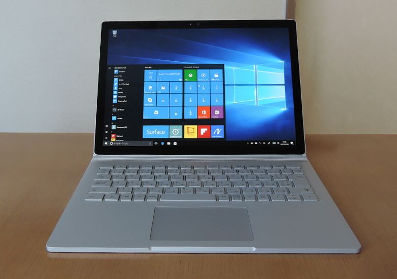 Microsoft SurfaceBook 正面