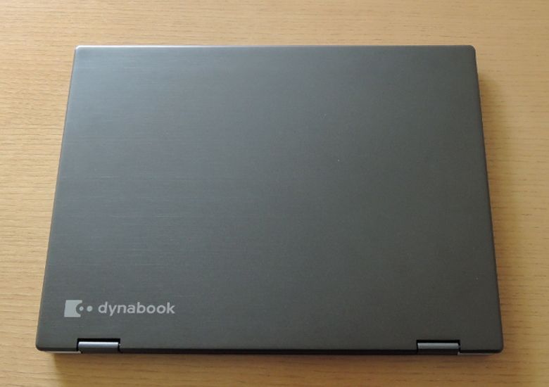 東芝 dynabook VZ72/B 天板