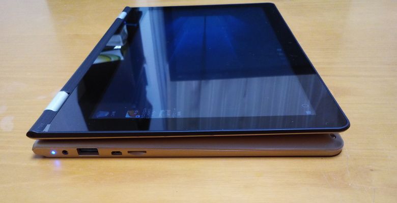 VOYO VBook A1 タブレットモード側面