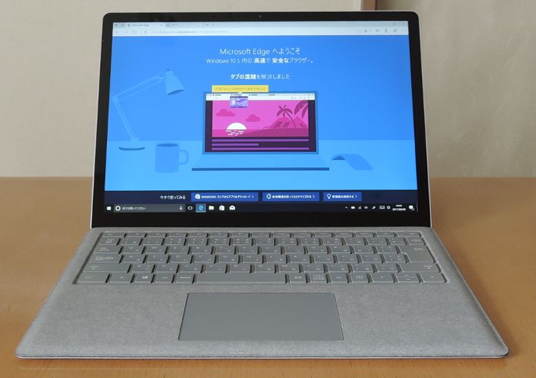 Microsoft Surface Laptop 正面