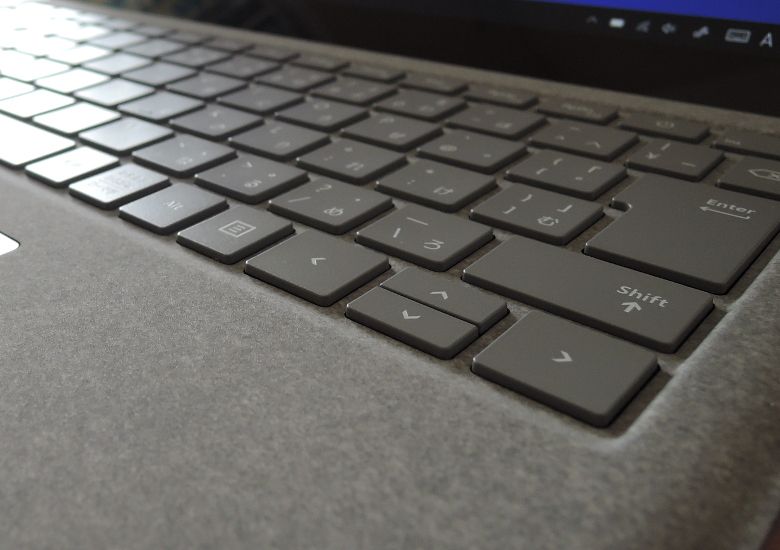 Microsoft Surface Laptop キーボード拡大