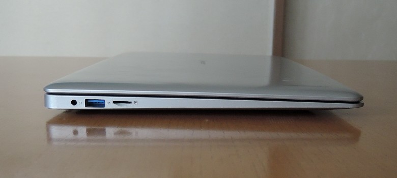 EZBook 3 SE 左側面