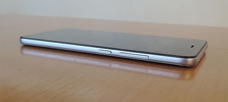 Xiaomi Redmi Note 5A 右側面