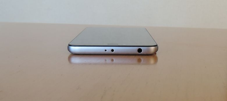 Xiaomi Redmi Note 5A 上面