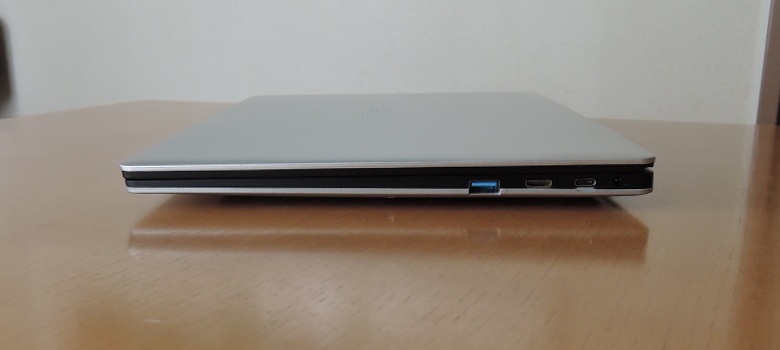 T-bao Tbook X8S Pro 右側面