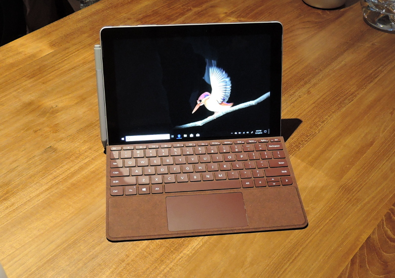Microsoft Surface GO 実機