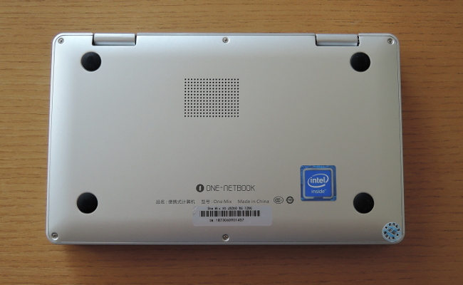 One Netbook One Mix 底面