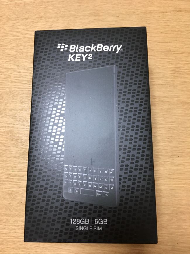 BlackBerry KEY2 外箱