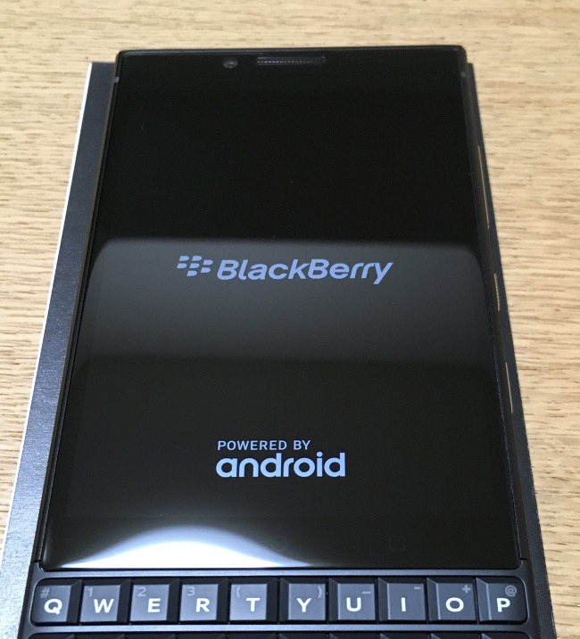 BlackBerry KEY2 ブートロゴ