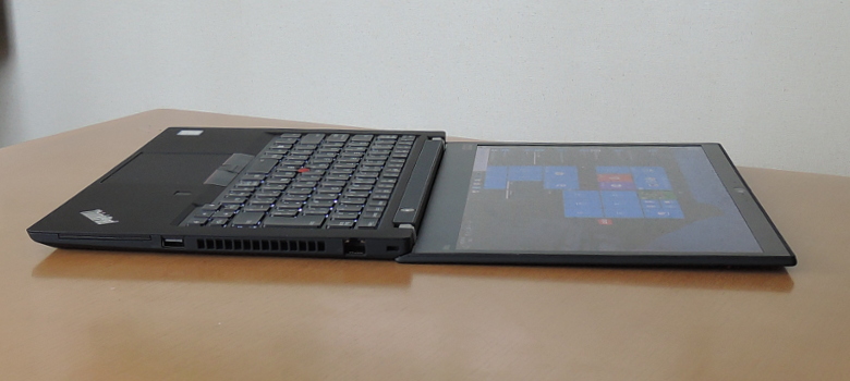 Lenovo ThinkPad T490 ヒンジ最大開口