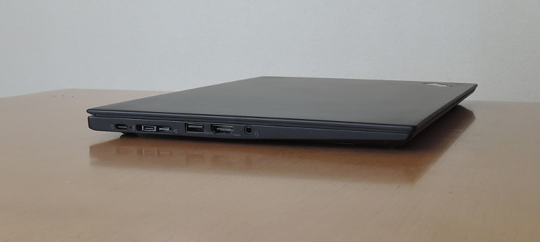 Lenovo ThinkPad T490s 左側面