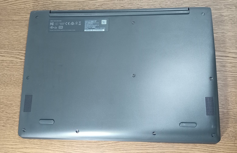 Lenovo Chromebook S330_底面画像