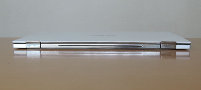 ASUS Chromebook Flip C436FA 背面