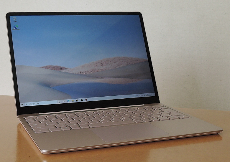 Microsoft Surface Laptop Goの実機レビュー － 小さなサイズに高い 