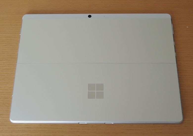Microsoft Surface Pro X 背面