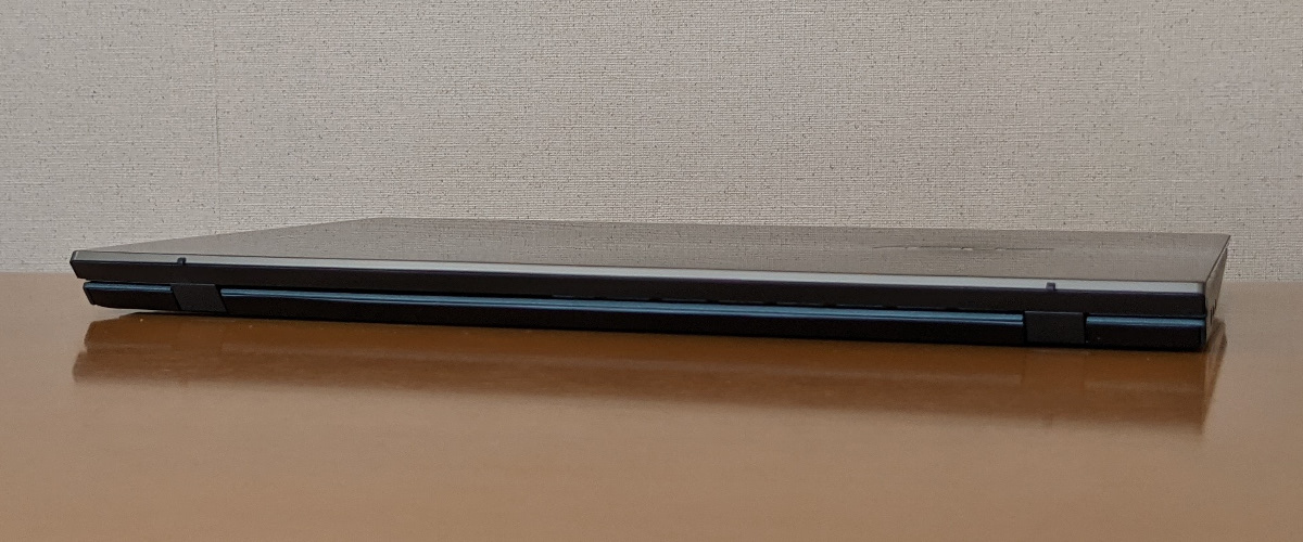 ASUS ZenBook Duo 14 UX482 背面
