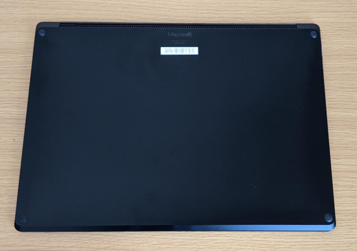 Microsoft Surface Laptop 4（15）底面