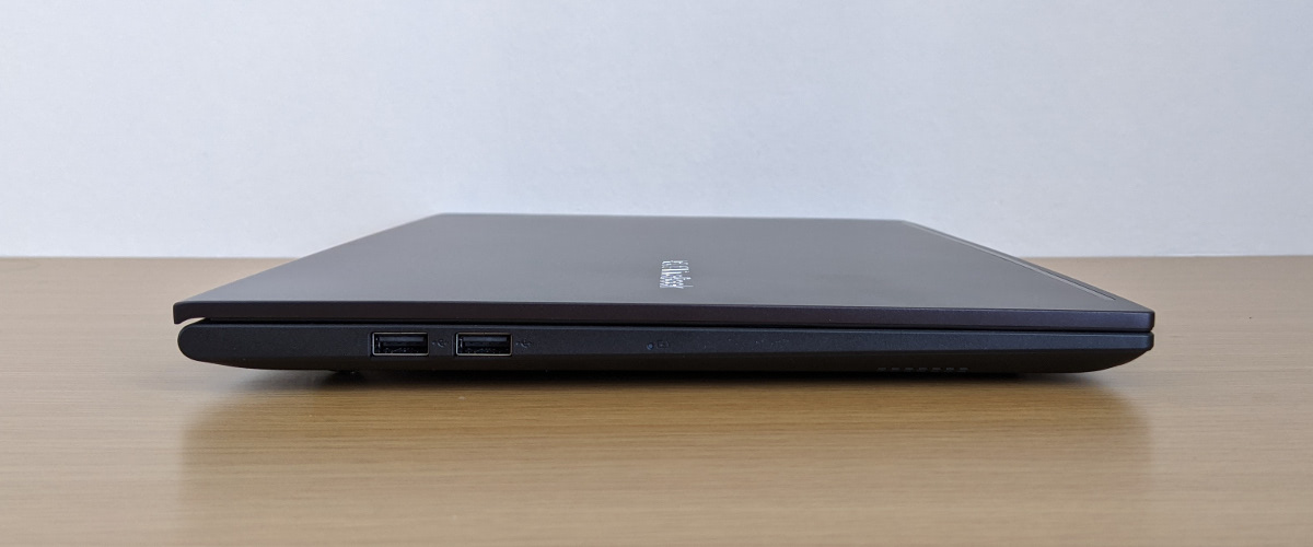 ASUS VivoBook 15 OLED K513EA 左側面