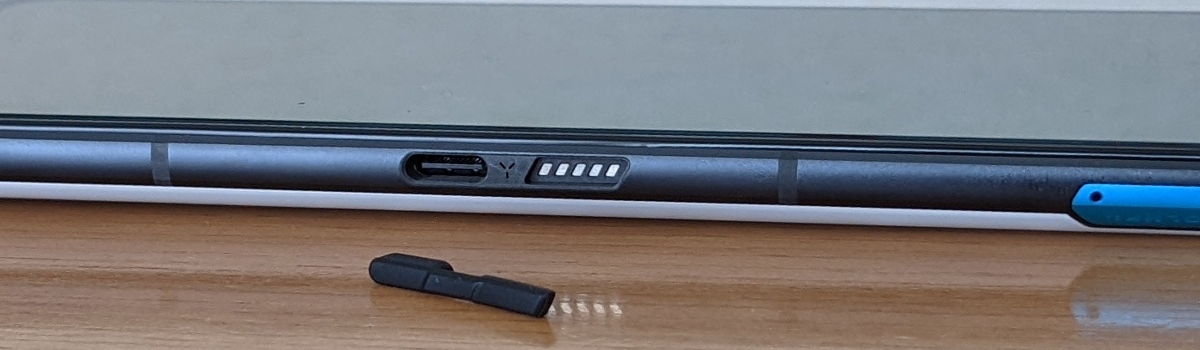 左側面USB-Cポート