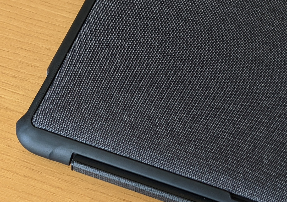 ASUS Chromebook Detachable CZ1(CZ1000) カバー背面