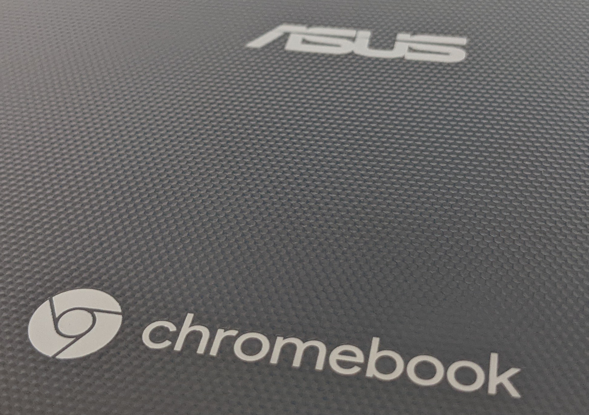 ASUS Chromebook Detachable CZ1(CZ1000) 背面