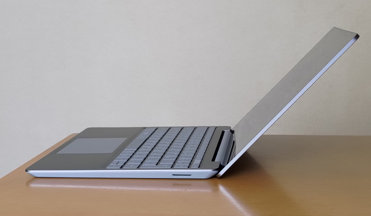 Microsoft Surface Laptop Go 2 ヒンジ最大開口