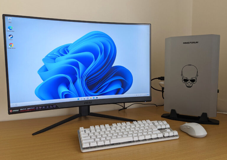 Minisforum NUCXI5の実機レビュー（NUCXI5/NUCXI7シリーズ） － 薄型で個性的な筐体にGeForceを搭載する高性能