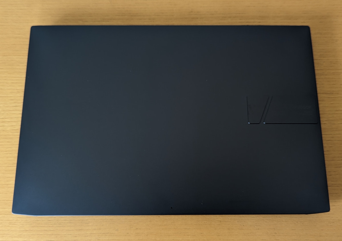 ASUS Vivobook Pro 15 OLED K6502VV 天板