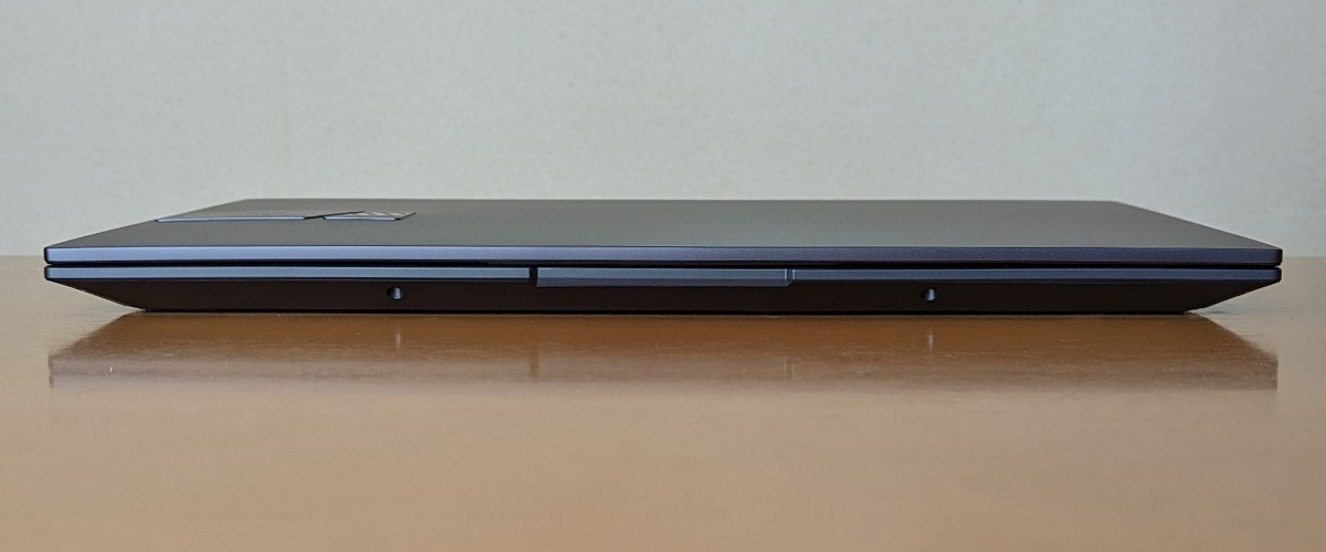 ASUS Vivobook Pro 15 OLED K6502VV 前面