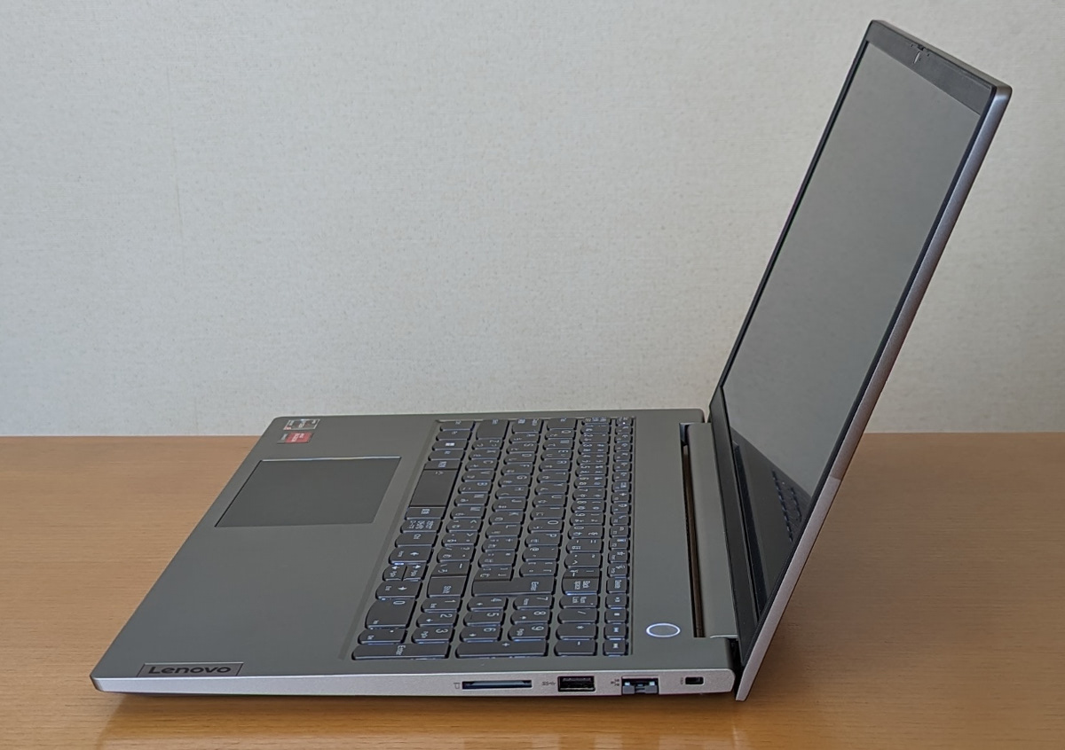 Lenovo ThinkBook 15 Gen 5 (AMD) 横から