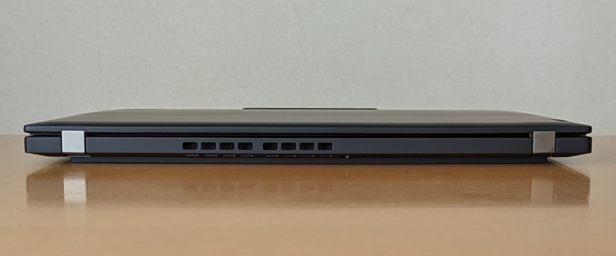 Lenovo ThinkPad X13 Gen 4 背面