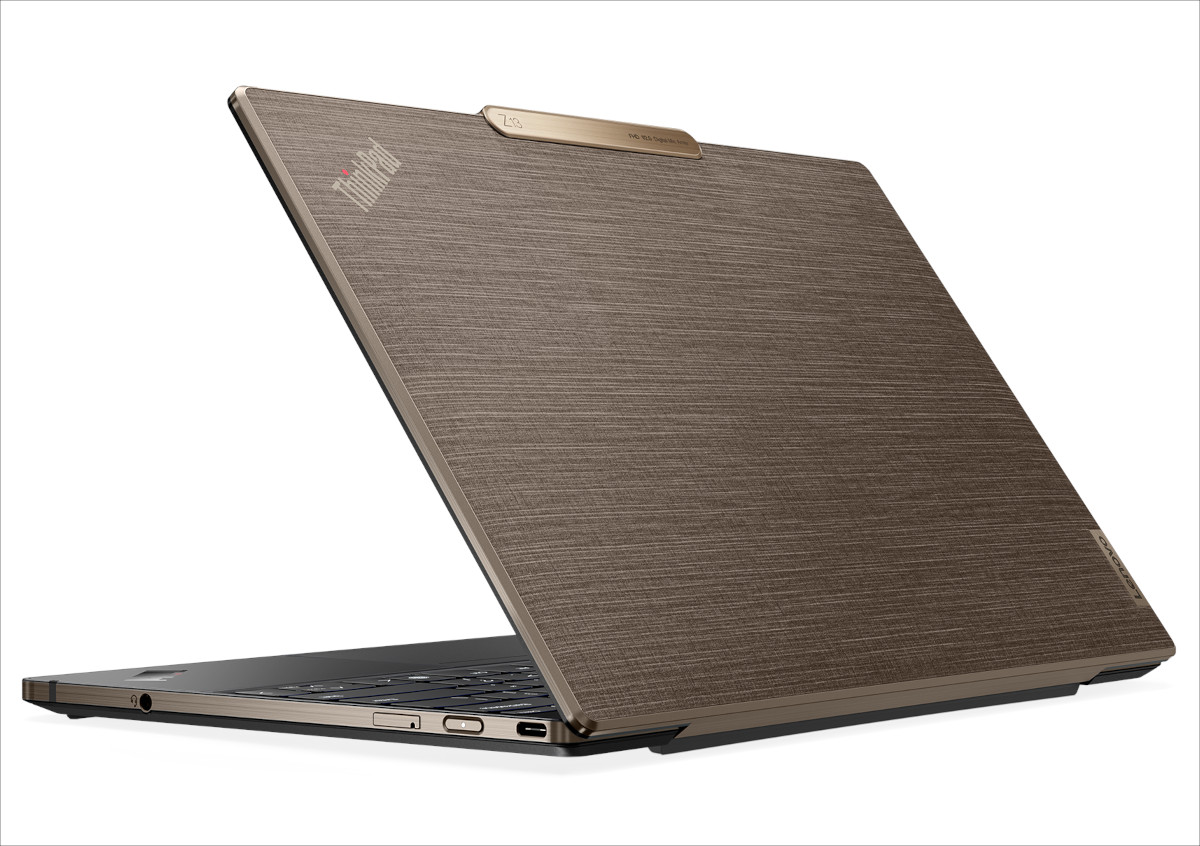 Lenovo ThinkPad Z13 Gen 2（AMD）
