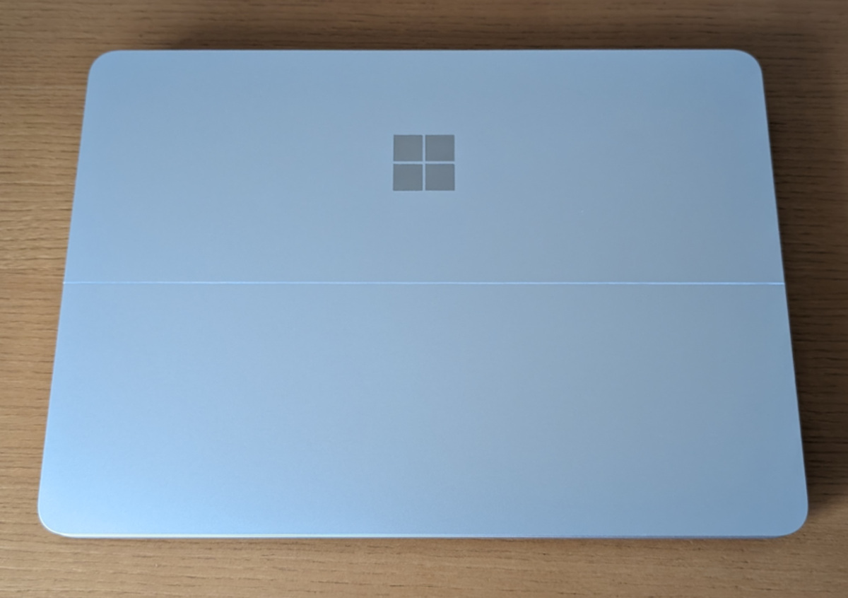 Microsoft Surface Laptop Studio 2 天板