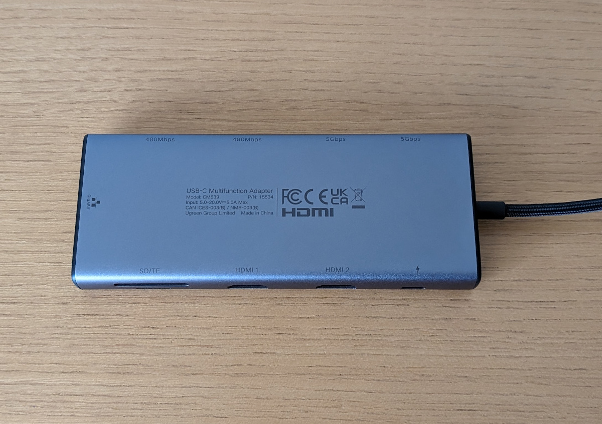 UGREEN Revodok Pro 210 10 in 1 USB Cドッキングステーション 背面