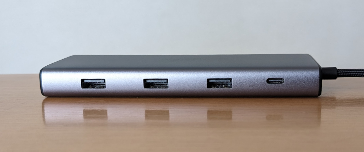 UGREEN Revodok Pro 210 10 in 1 USB Cドッキングステーション 下側面