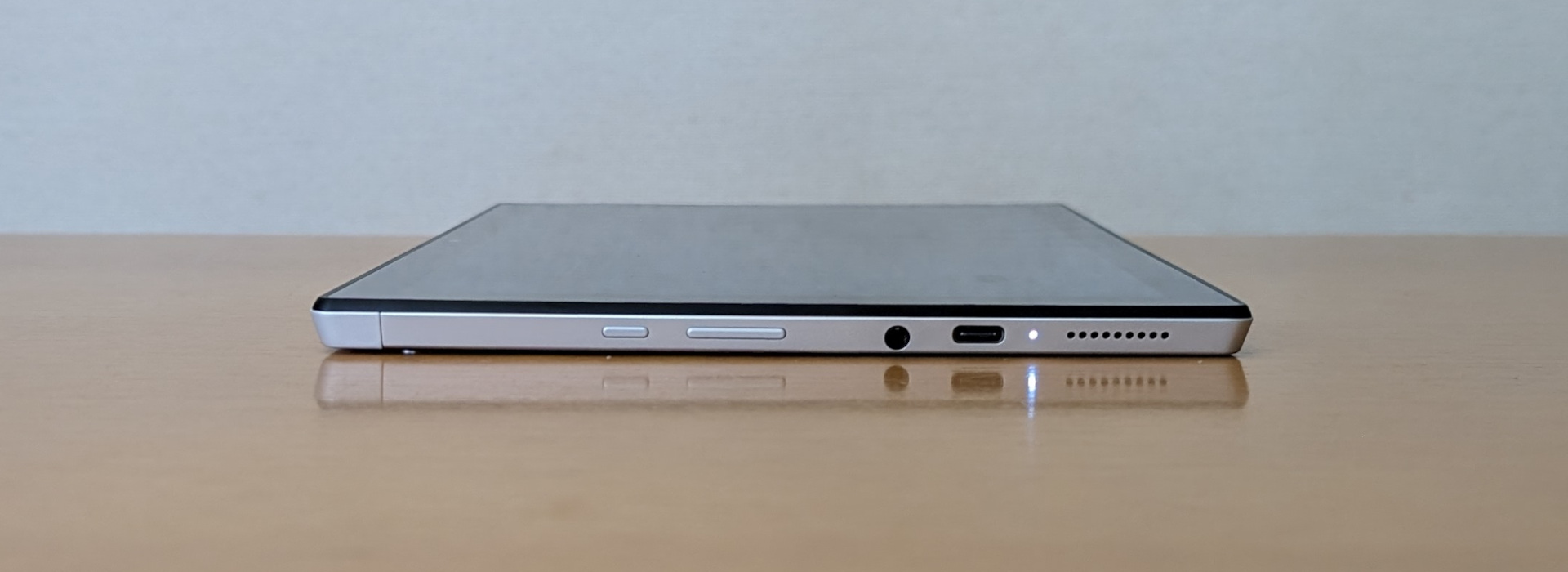 ASUS Chromebook CM30 Detachable 左側面