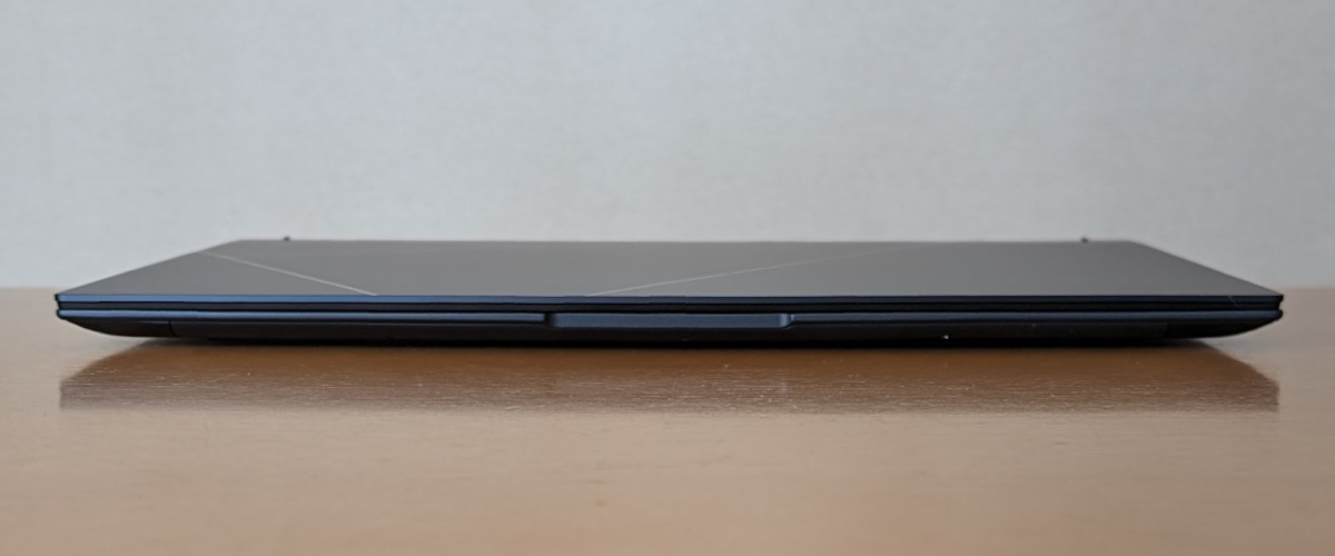 ASUS Zenbook S 13 OLED UX5304MA 前面