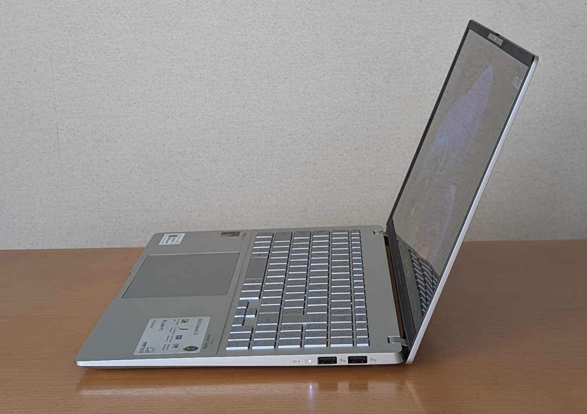 ASUS Vivobook S 15 S5507QA 横から