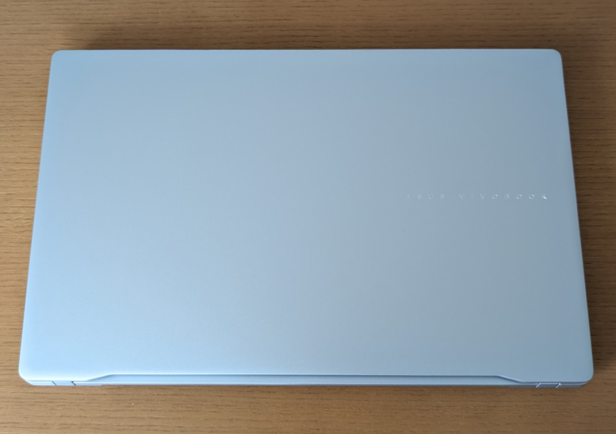 ASUS Vivobook S 15 S5507QA 天板