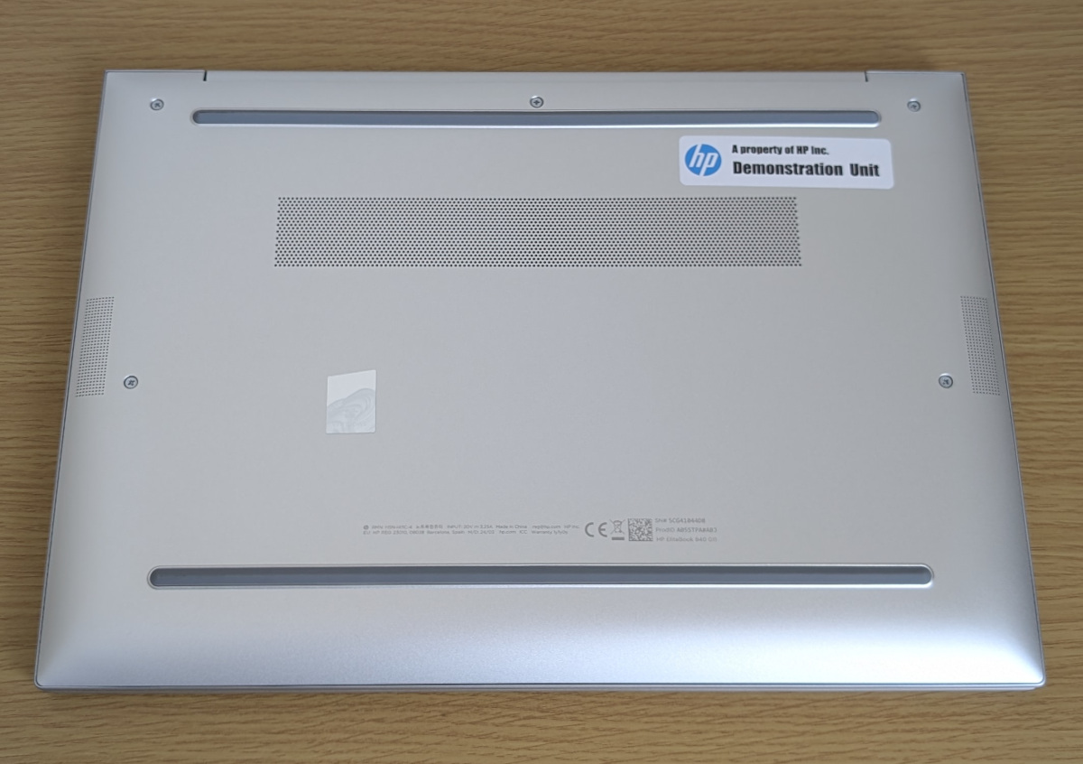 HP EliteBook 840 G11 底面