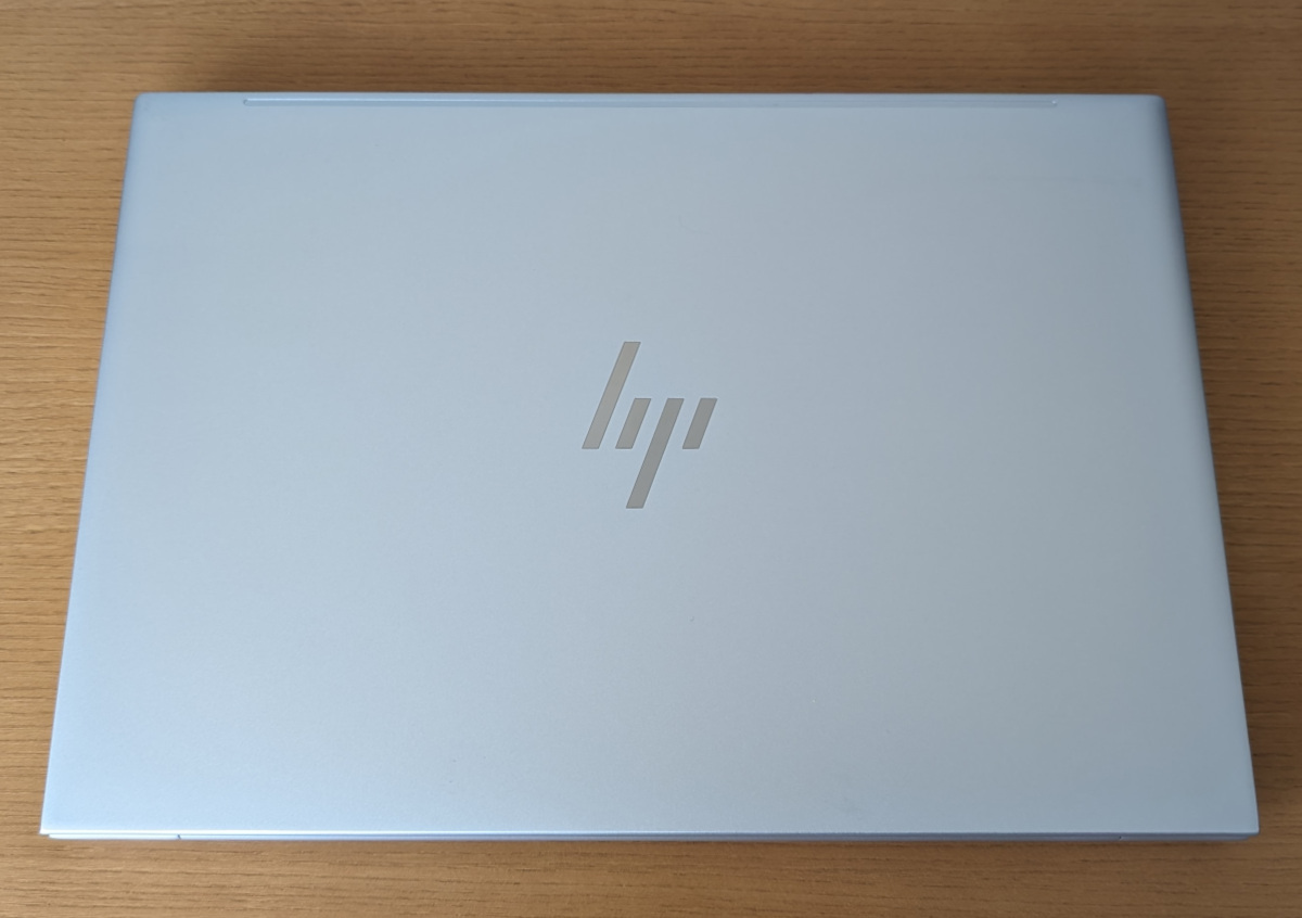 HP EliteBook 860 G11 天板