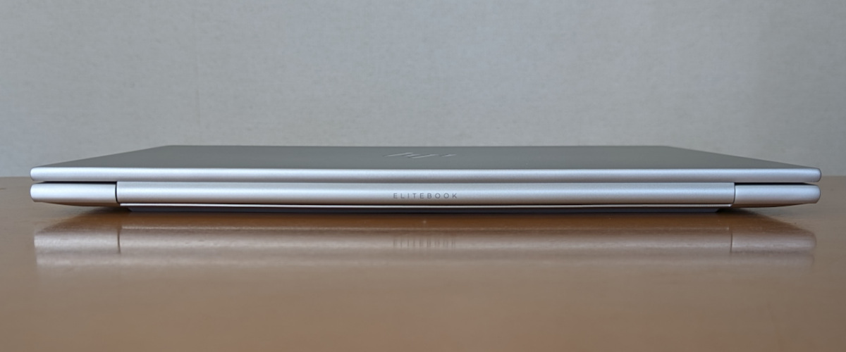 HP EliteBook 860 G11 背面