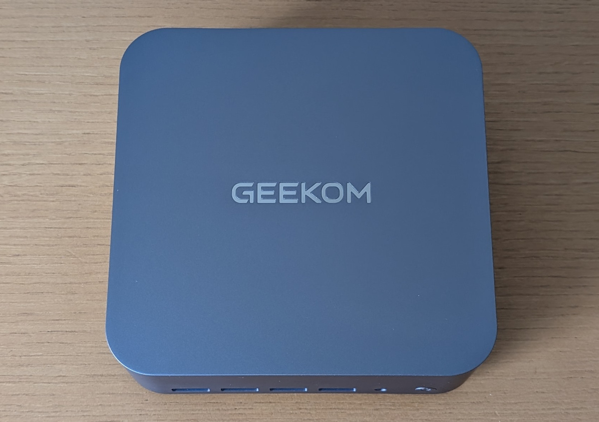 GEEKOM GT1 MEGA 上面